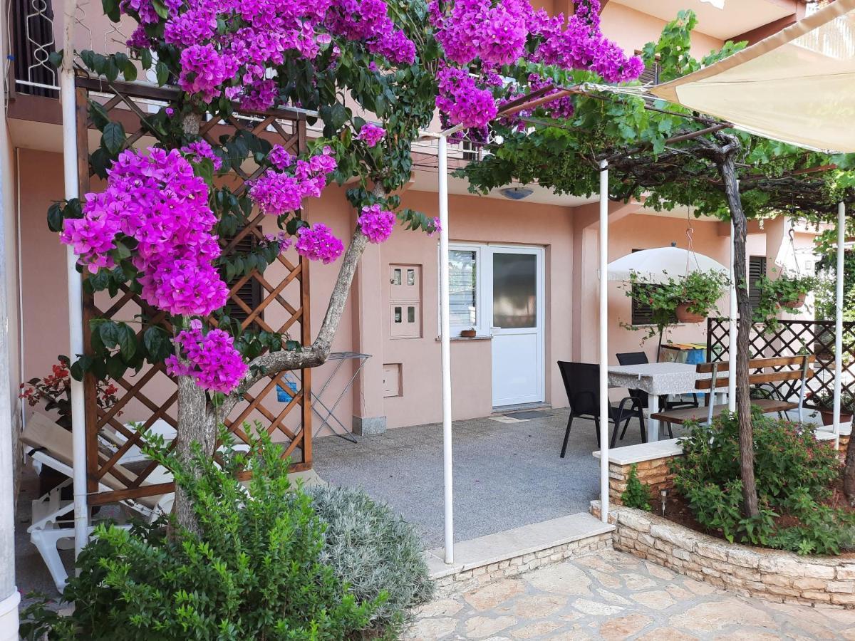 Apartment Nino in Pola Esterno foto